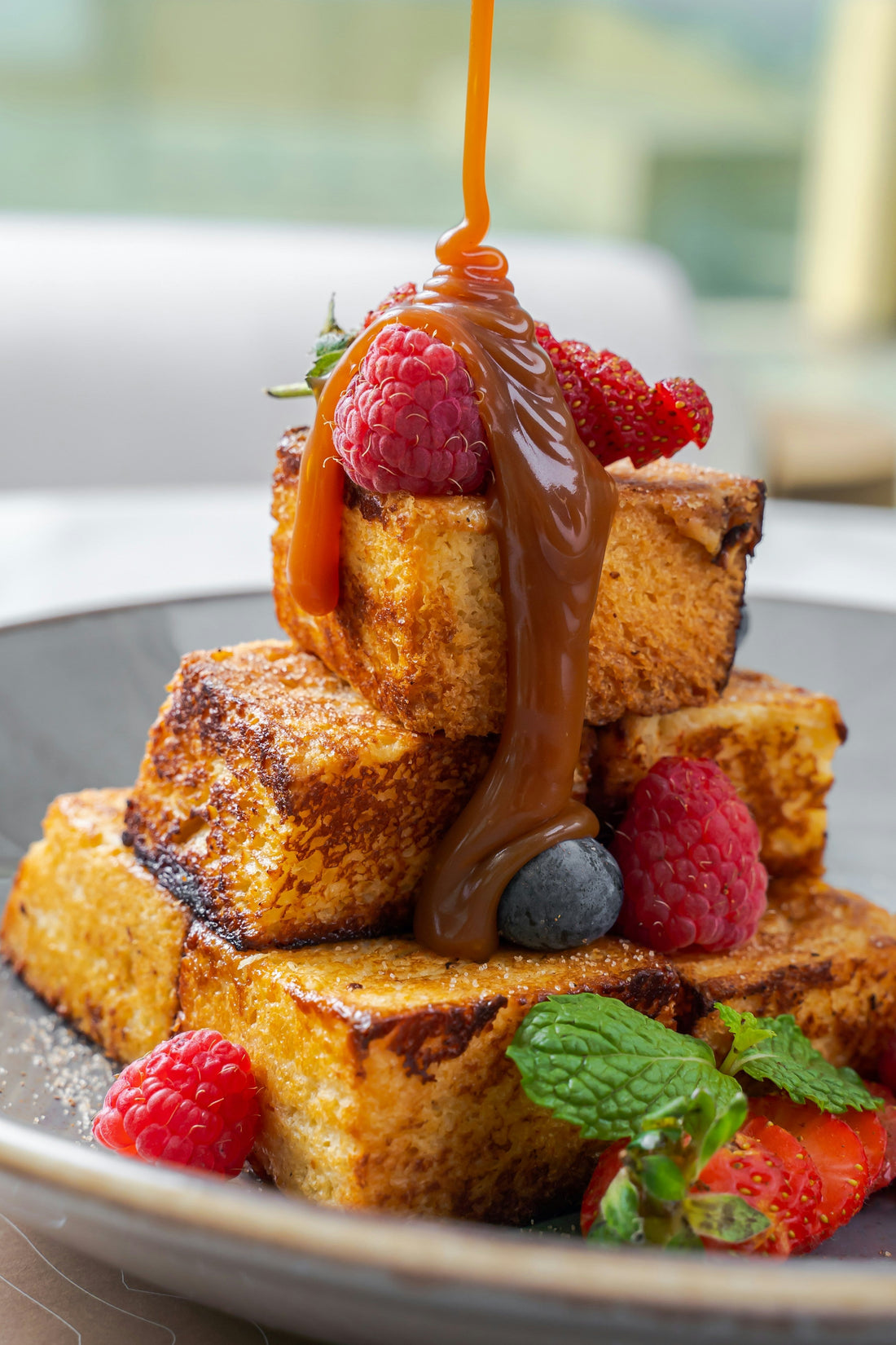 Pain perdu au caramel à l’amaretto – Recette gourmande et facile